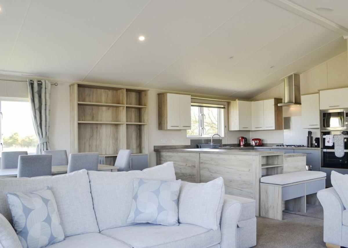 Home Farm Park Lakeside Retreat Burgh le Marsh Room photo