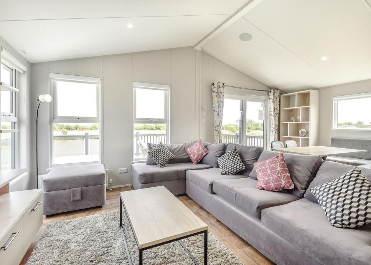 Home Farm Park Lakeside Retreat Burgh le Marsh Room photo